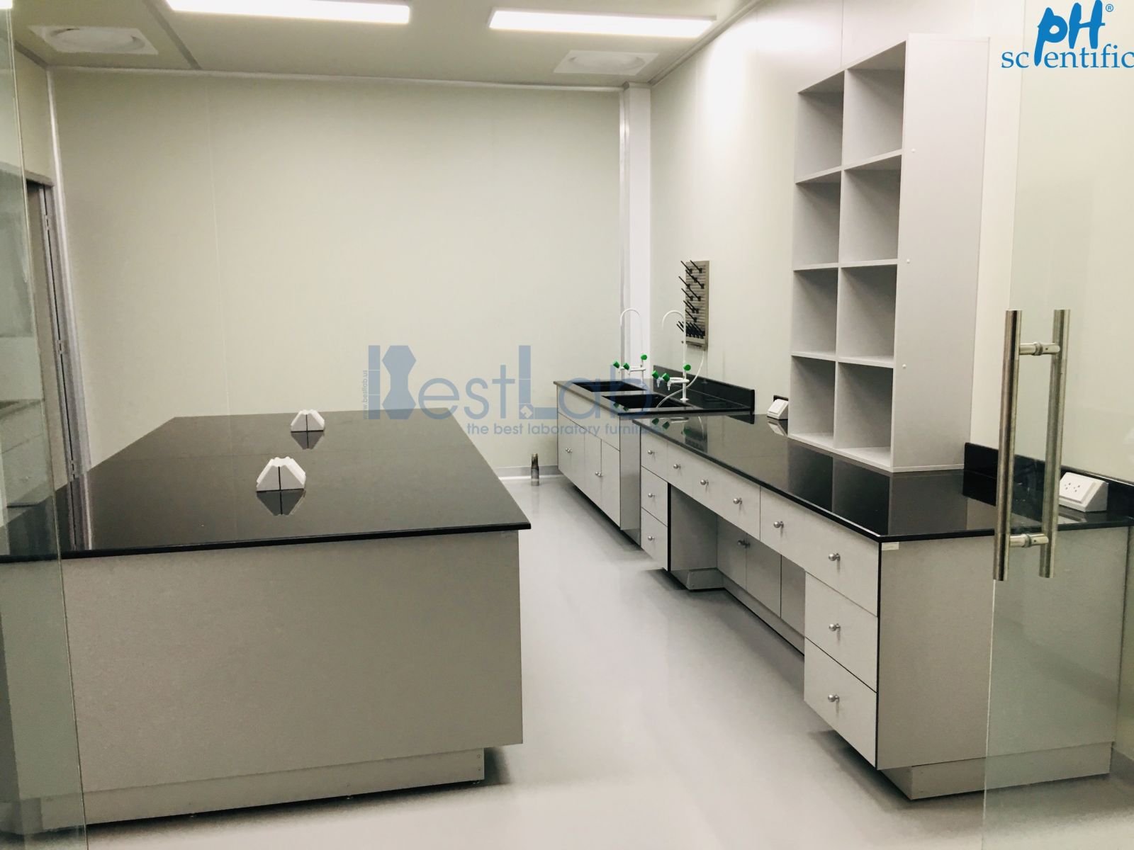 ban-tu-dung-phong-thi-nghiem