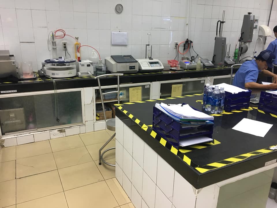 nhan-vien-phuong-hai-dang-chuan-bi