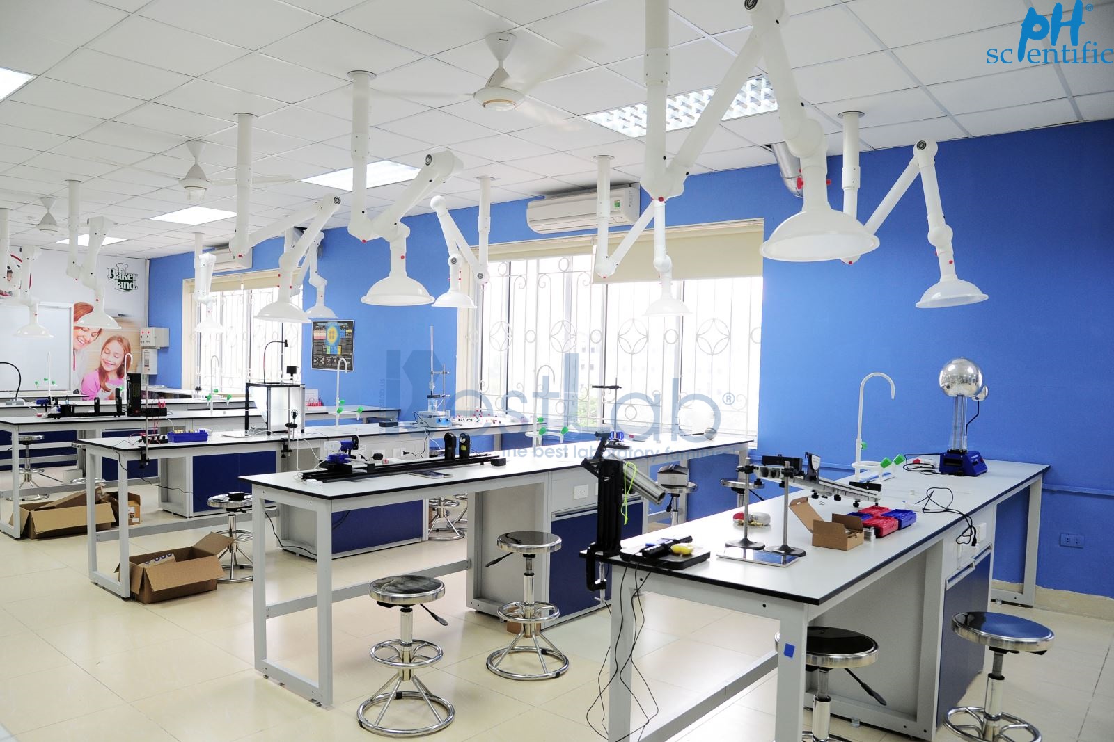 phong-thi-nghiem-truong-nguyen-sieu