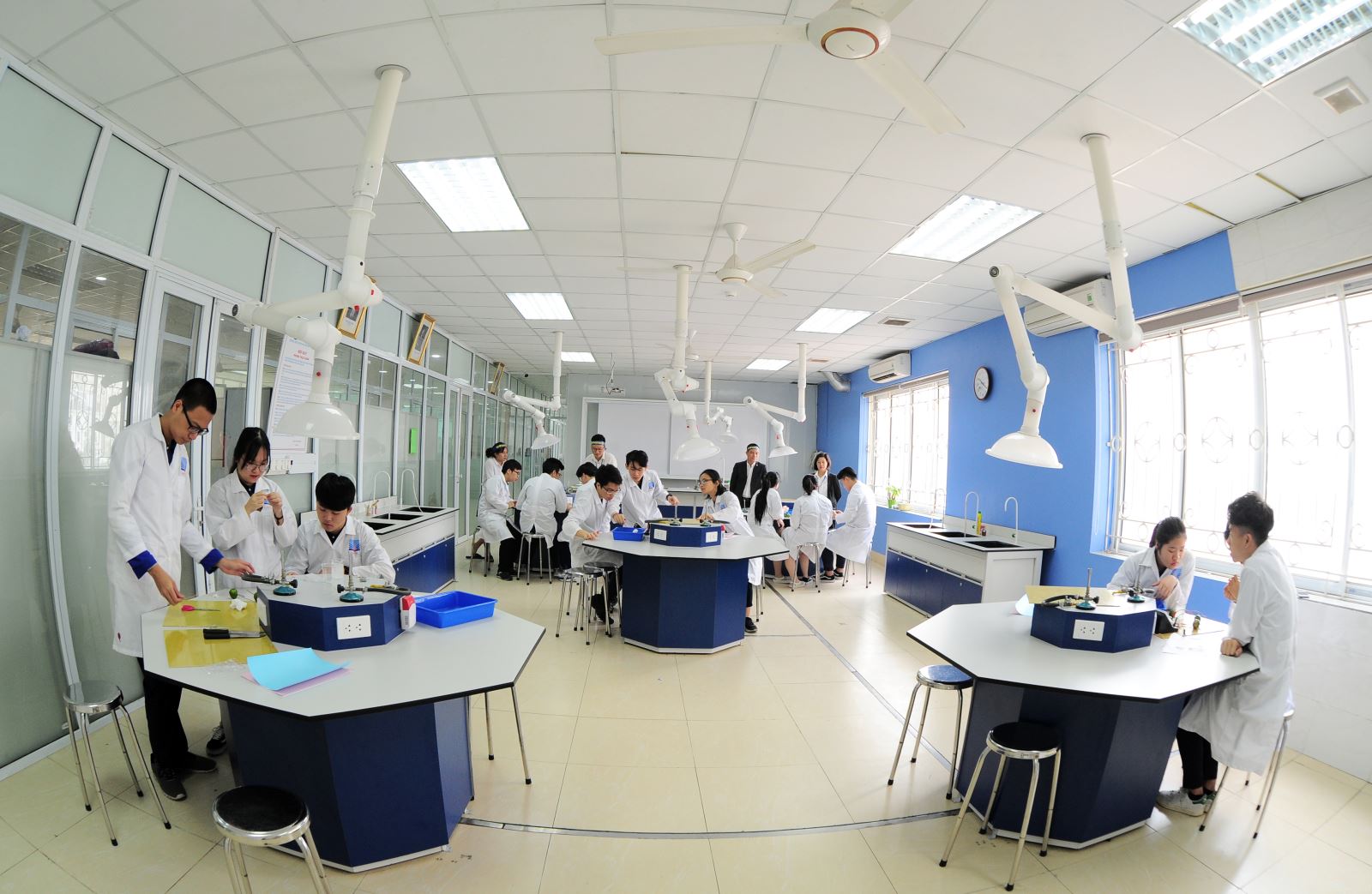 cong-trinh-noi-that-phong-thi-nghiem