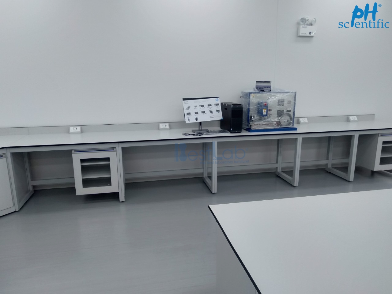 ban-thi-nghiem-ap-tuong