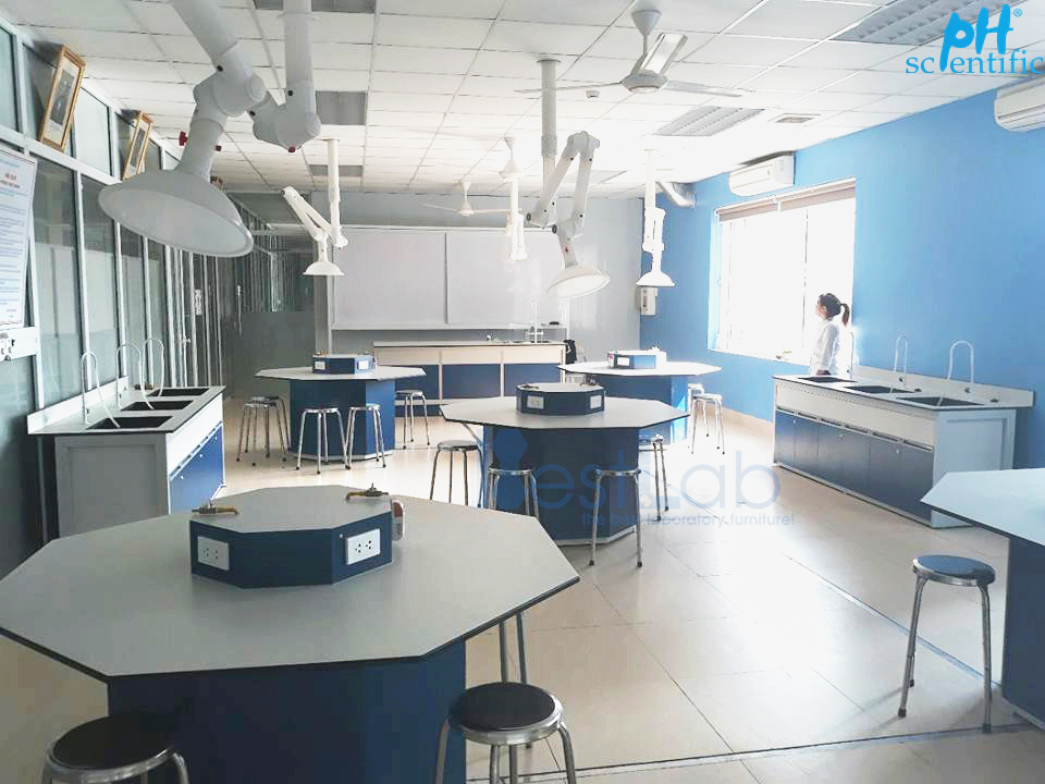 phong-thi-nghiem-truong-hoc