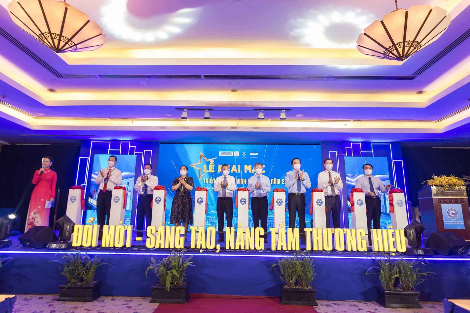 phuong-hai-duoc-vinh-danh-la-doanh-nghiep-co-san-pham-dich-vu-tieu-bieu