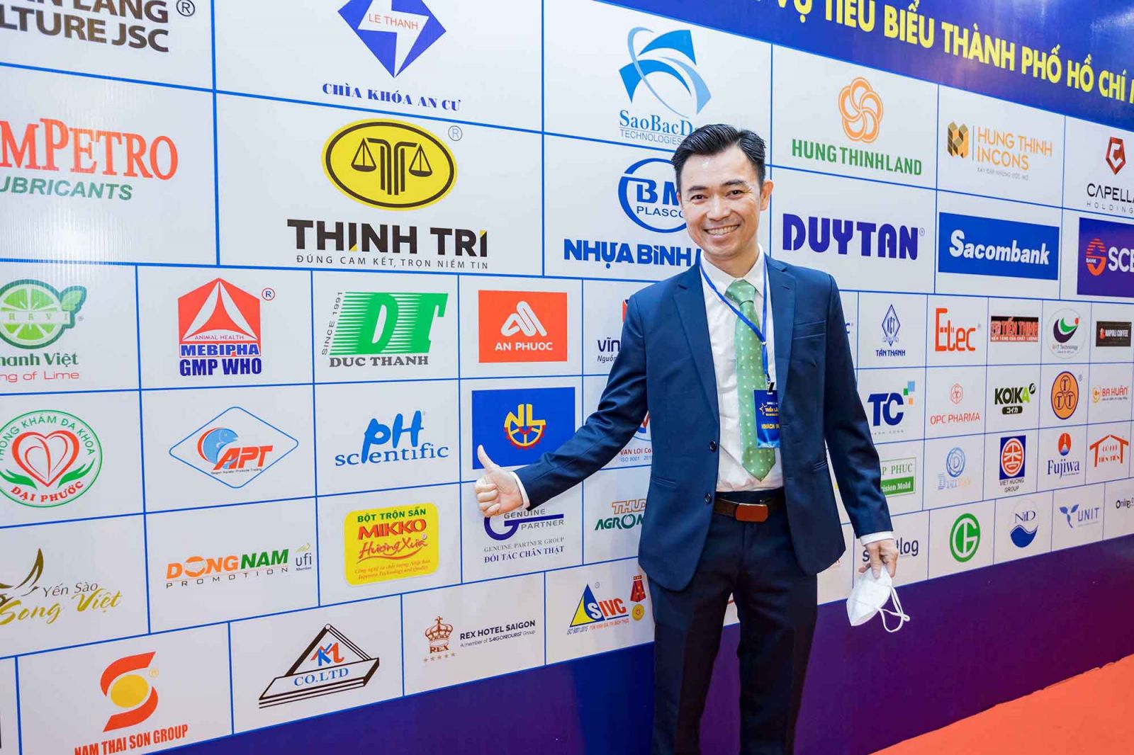 phuong-hai-duoc-vinh-danh-la-doanh-nghiep-co-san-pham-dich-vu-tieu-bieu